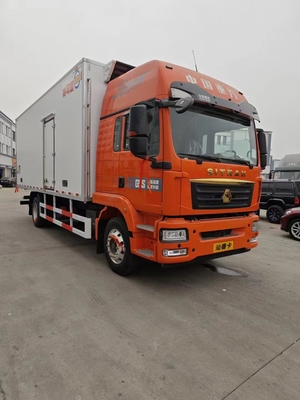 汕德卡冷藏車 專業(yè)化冷鏈運輸的可靠伙伴