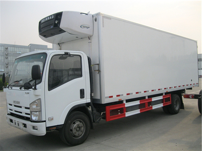 五十鈴700P冷藏車 專業(yè)冷鏈運輸的多面手